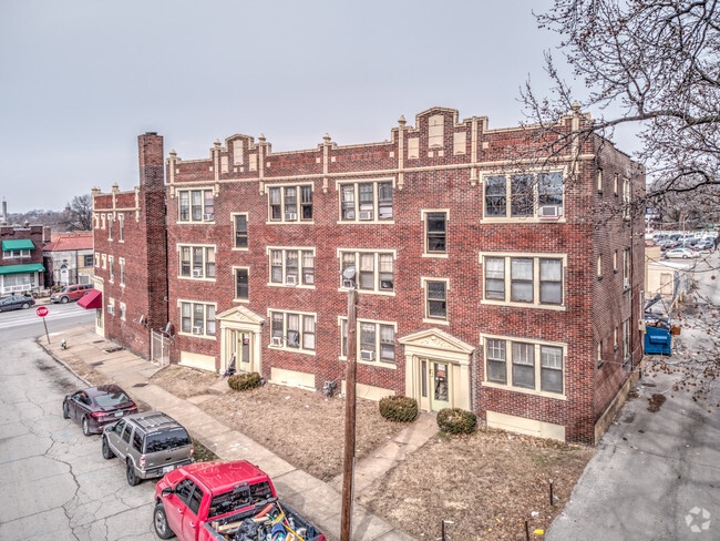 Building Photo - 4062 S Grand Blvd Rental