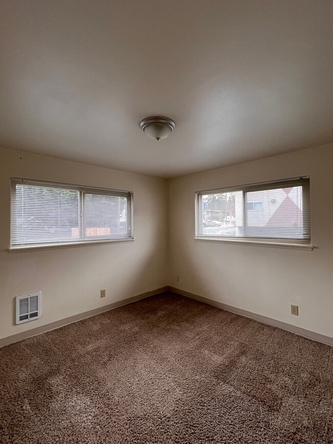 Photo - Lake City Apartments