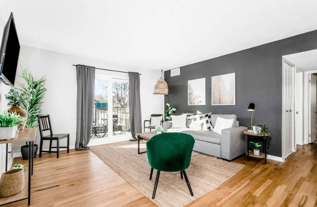 Photo - 516 Splitlog Ave Unit -10