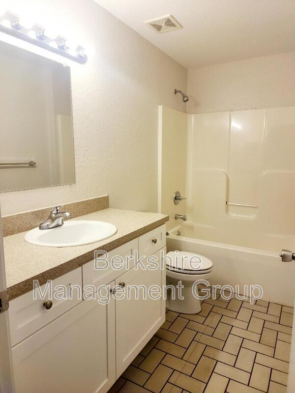 Photo - 2405 Ave C SW Unit B