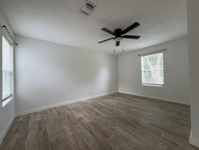 Photo - 804 Clay St
