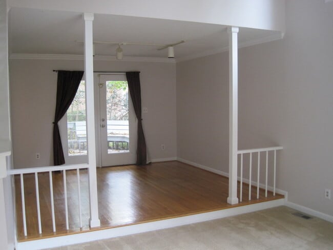 Photo - 314 King George Loop