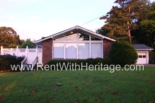 Building Photo - Charming Newly Renovated 3bd/ 2ba/ Gorgeou... Rental