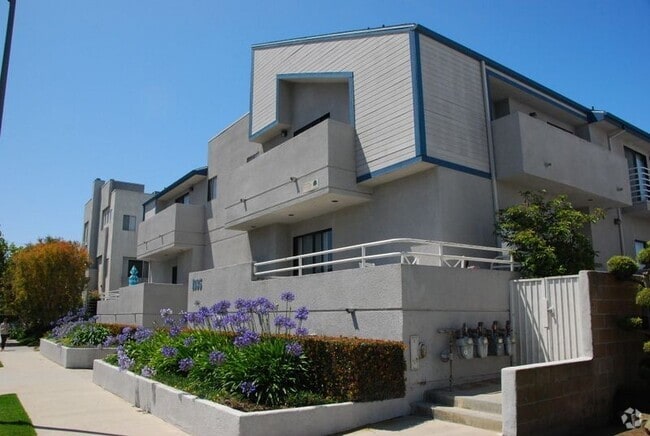 Building Photo - 1935 Corinth Avenue, Rental