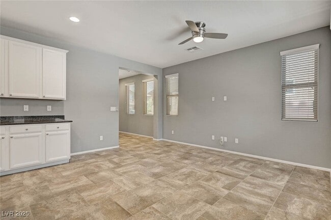 Photo - 864 Royal Amethyst Way