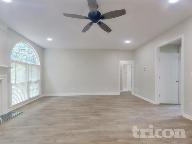 Photo - 716 Parkside Dr