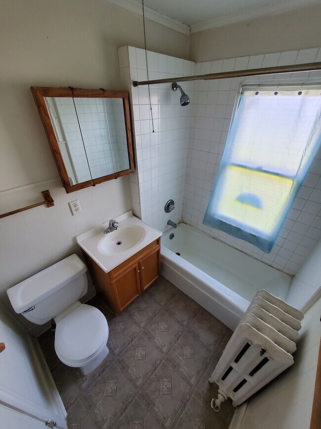 Baño - 805 10th St Unidad 0.5