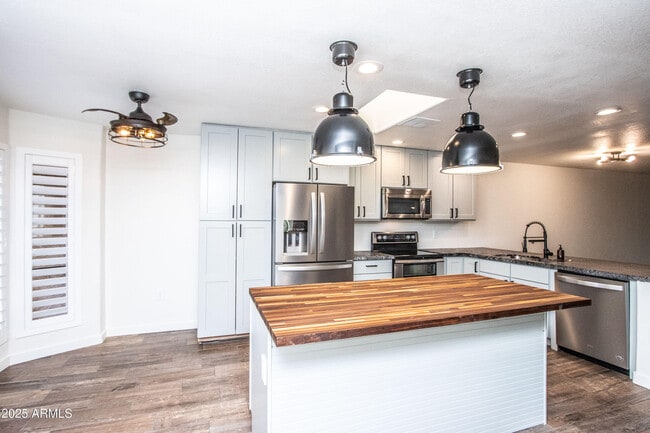 Photo - 1318 E Cobb Dr