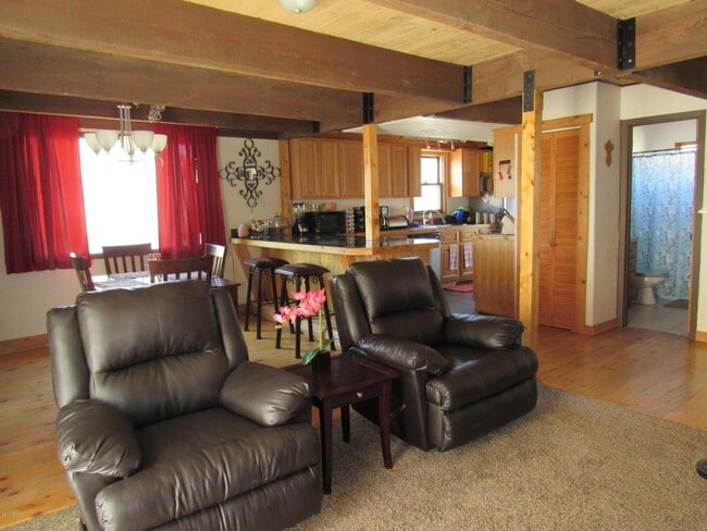 Photo - 252 W Garnet Ave