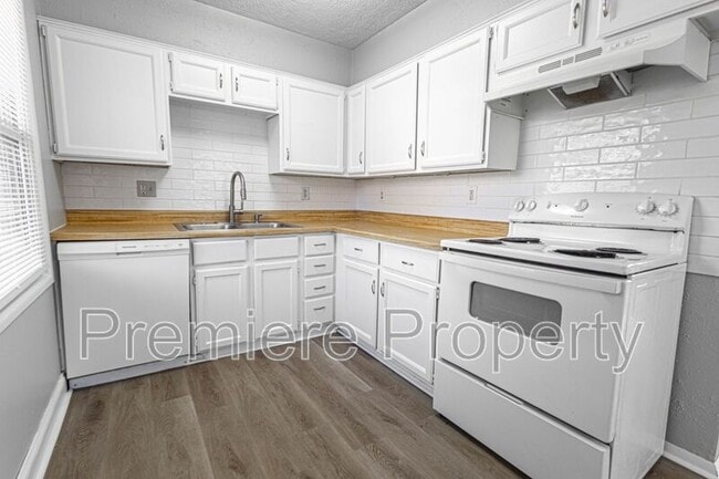 Photo - 7600 E 50th St