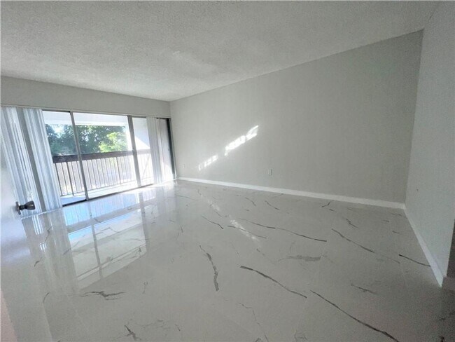 Photo - 701 N Pine Island Rd