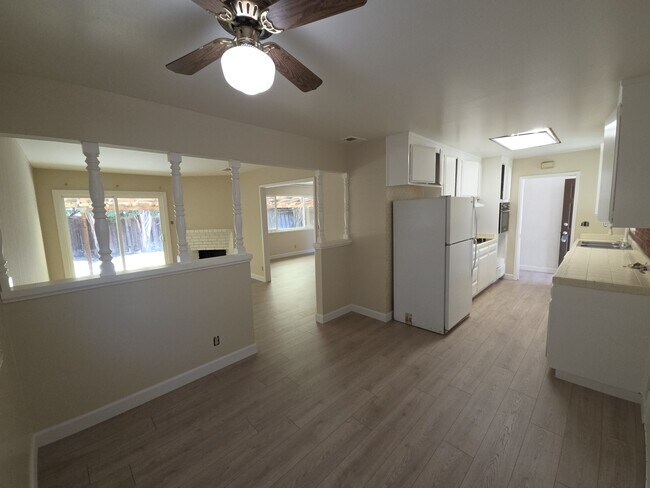 Photo - 1868 Castro Dr