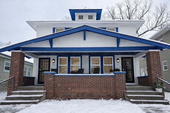 Building Photo - 1135 Lasalle St