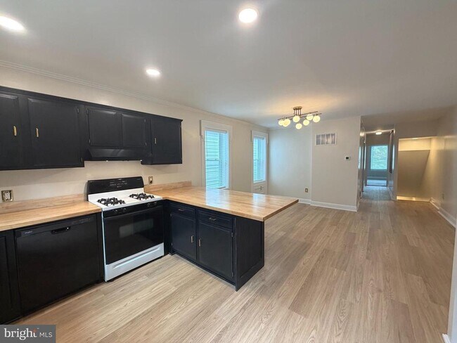 Photo - 1508 Hancock St