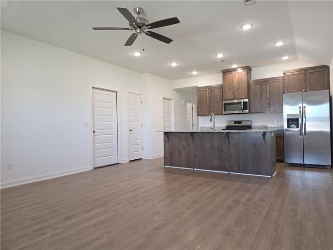 Photo - 704 W Loren Dr