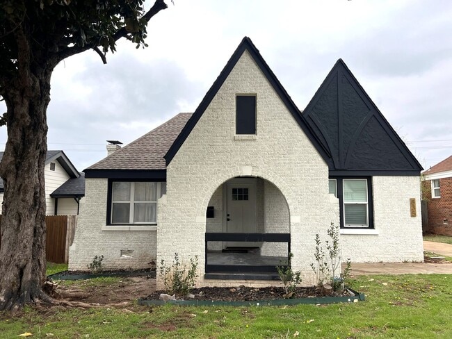 ?Modern Home Near Western District and I-2... - ?Modern Home Near Western District and I-2...