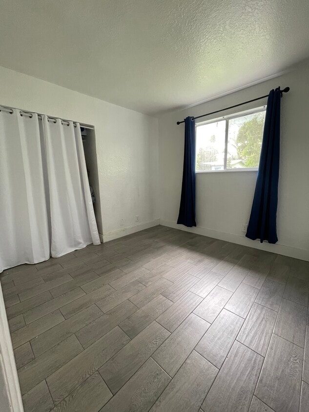 Bedroom 1 - 1013 NW 8th St (Hallandale Beach, FL)