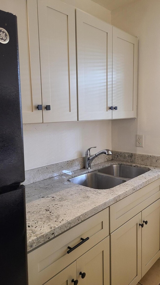 Photo - 1345 E Campbell Ave Unit Apt 5