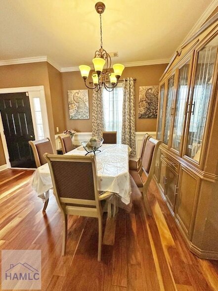 Photo - 1102 Sara Ln