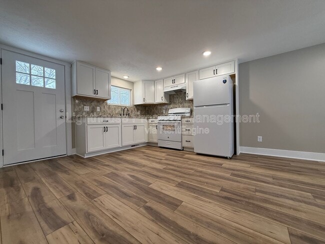 Building Photo - 3325 9th St