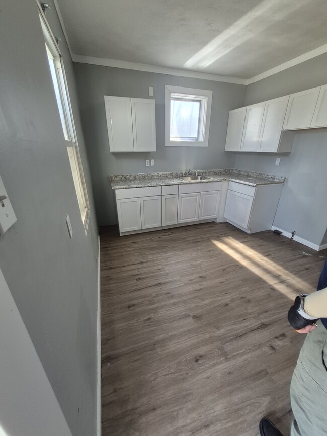 Photo - 5664 Hamilton Ave