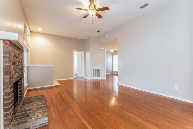 Photo - 1345 Overlook Dr