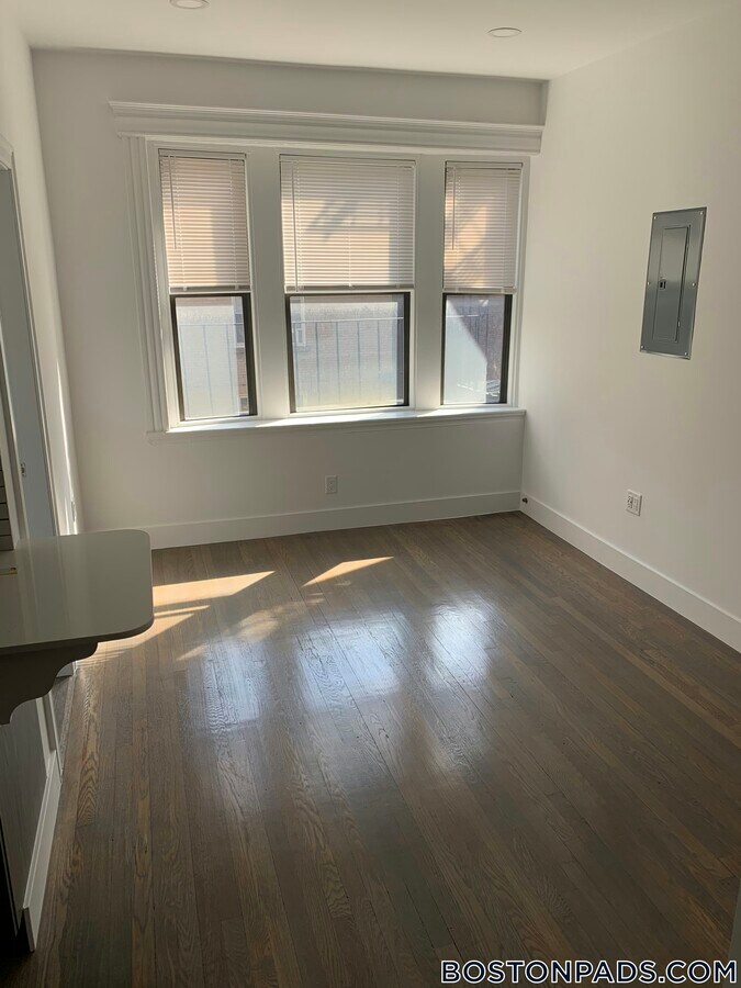 Photo - 11 Queensberry St Unit 12