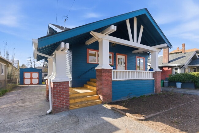 Building Photo - 2945 NE 57th Ave Unit 1