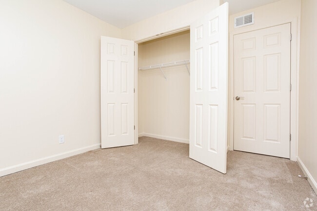 2BR, 1BA - 801 SF - Bedroom