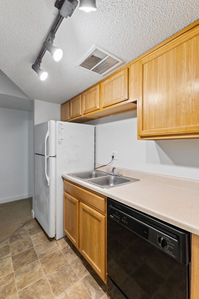 Photo - 3609 Balsam Ave Unit 3609-B3