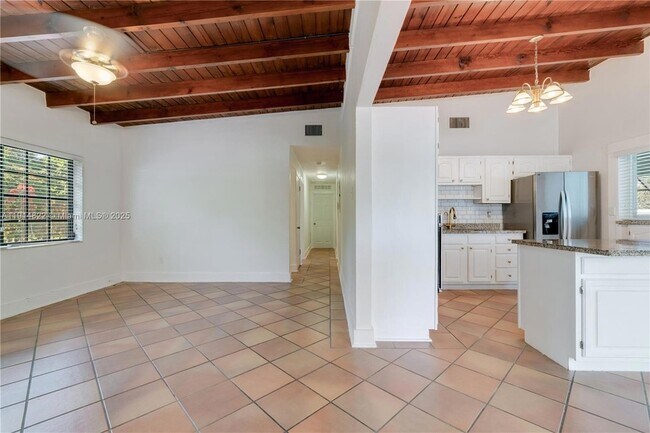 Photo - 10621 SW 111th St