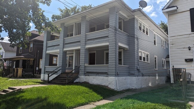 Photo - 759 Erie St S House