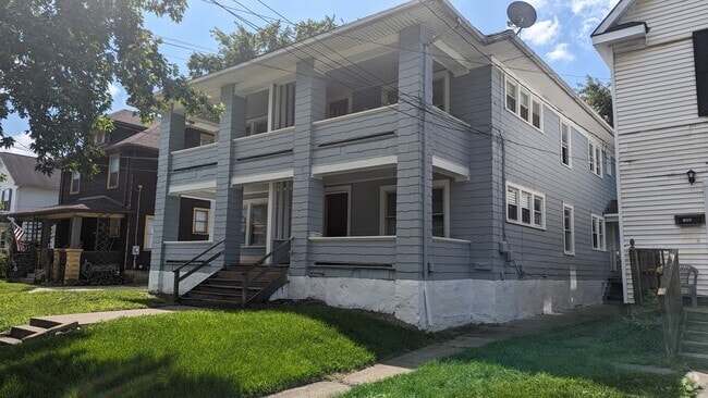 Building Photo - 759 Erie St S Rental