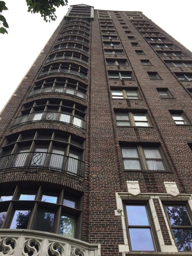 Building Photo - 5421 S Cornell Ave