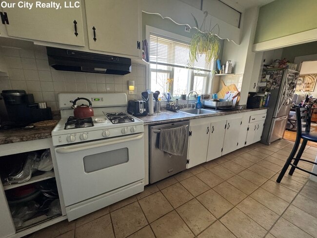 Building Photo - 64 Ten Hills Rd Unit 1