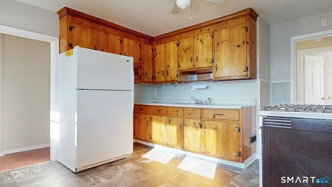 Photo - 150 Adams St