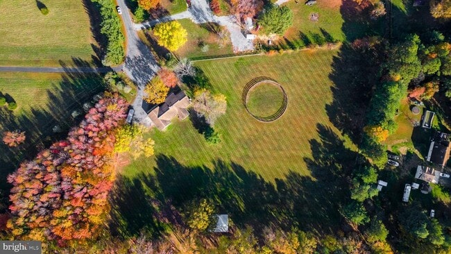 Building Photo - 105 King George Ct