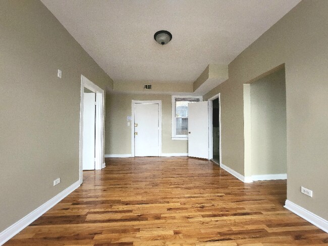 Photo - 5659 W North Ave Unidad 2W