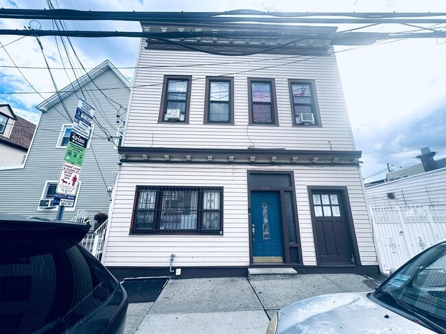 Building Photo - 549 61st St Unit 2