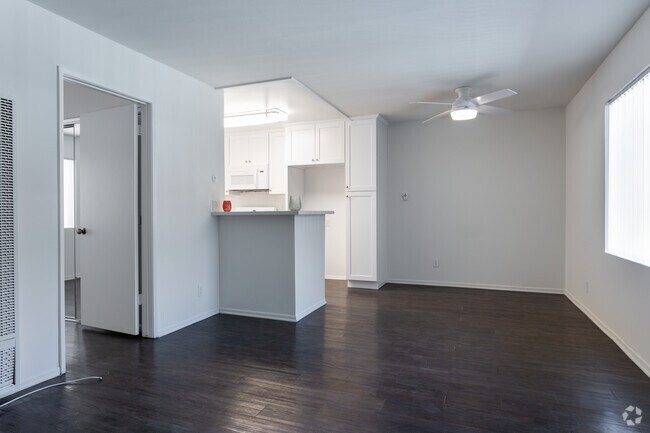 1BR, 1BA - 102 - Gateway Tarzana Apartments