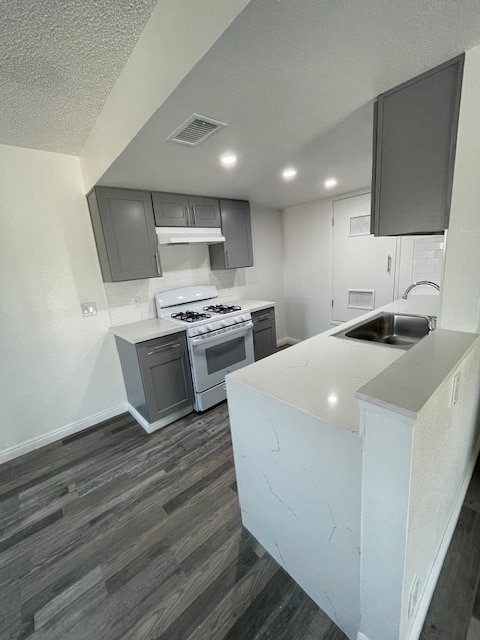 kitchen - 7611 10th St Apartments