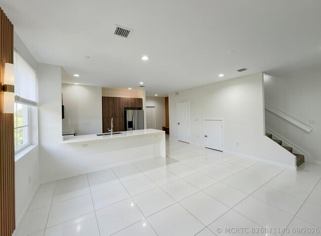 1030 Crystal Way