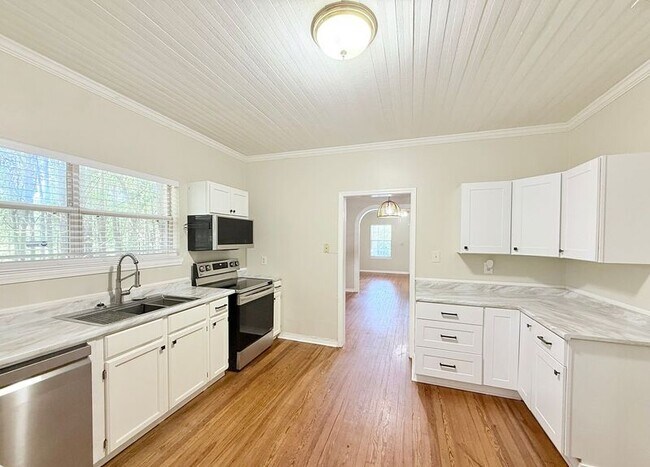 3665 Gardenview Rd