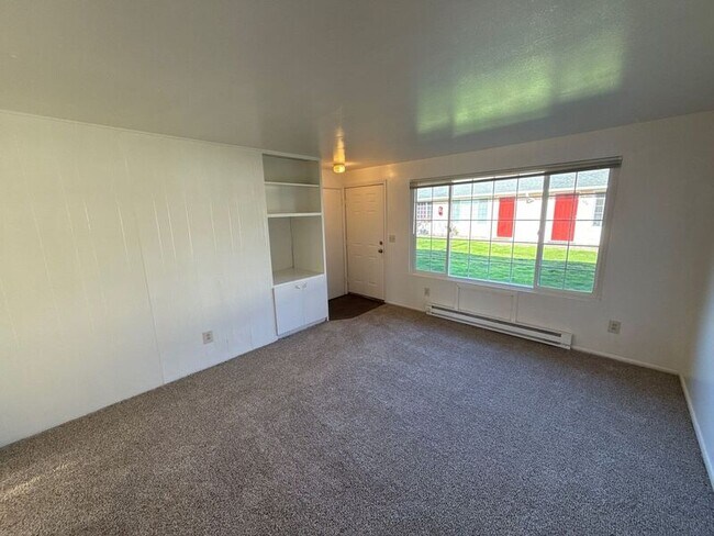 Photo - 580 Ford St SE