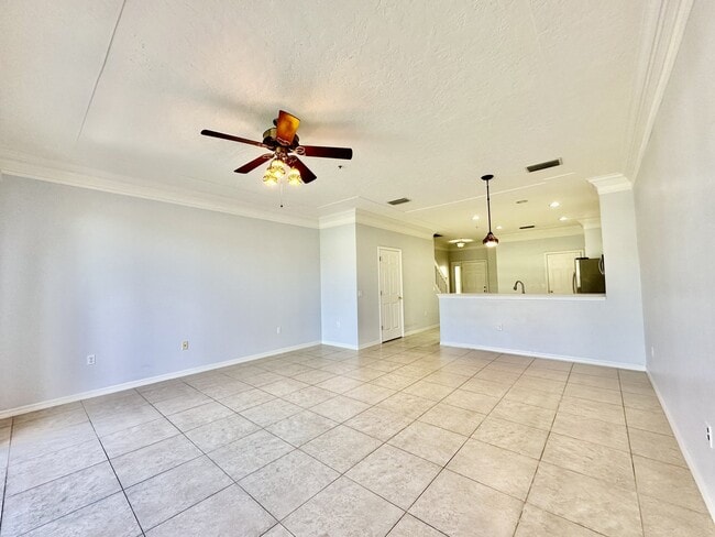 Photo - 1164 Oxford Ln
