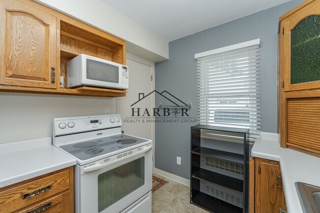 Photo - 10th Avenue SE Duplex Unidad 714