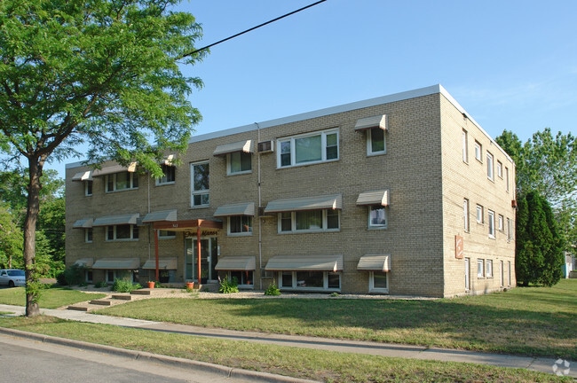 Town Manor Apartments - Town Manor Apartments