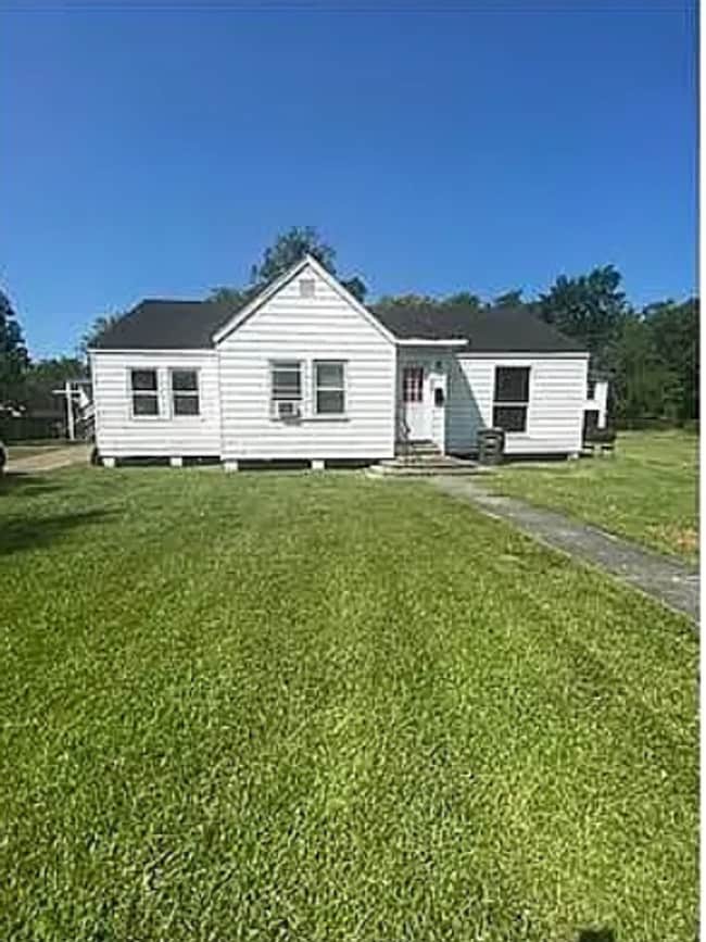 Building Photo - 4255 Woodlawn Ave Rental
