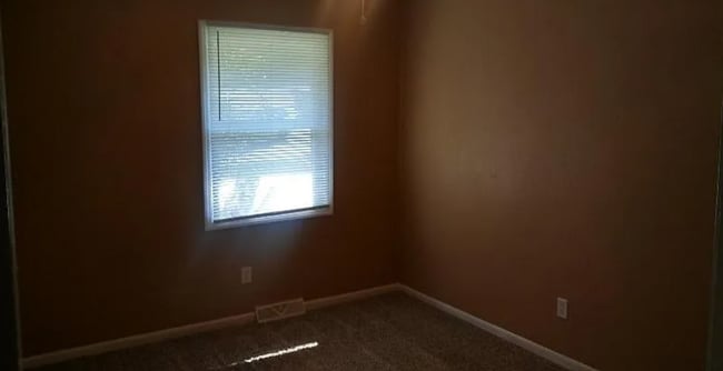 Photo - 3 Bed 1 Bath ready to rent!