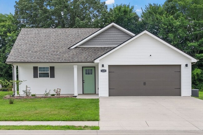 Building Photo - Stylish One-Level Home with 3 Bedrooms, 2 ...